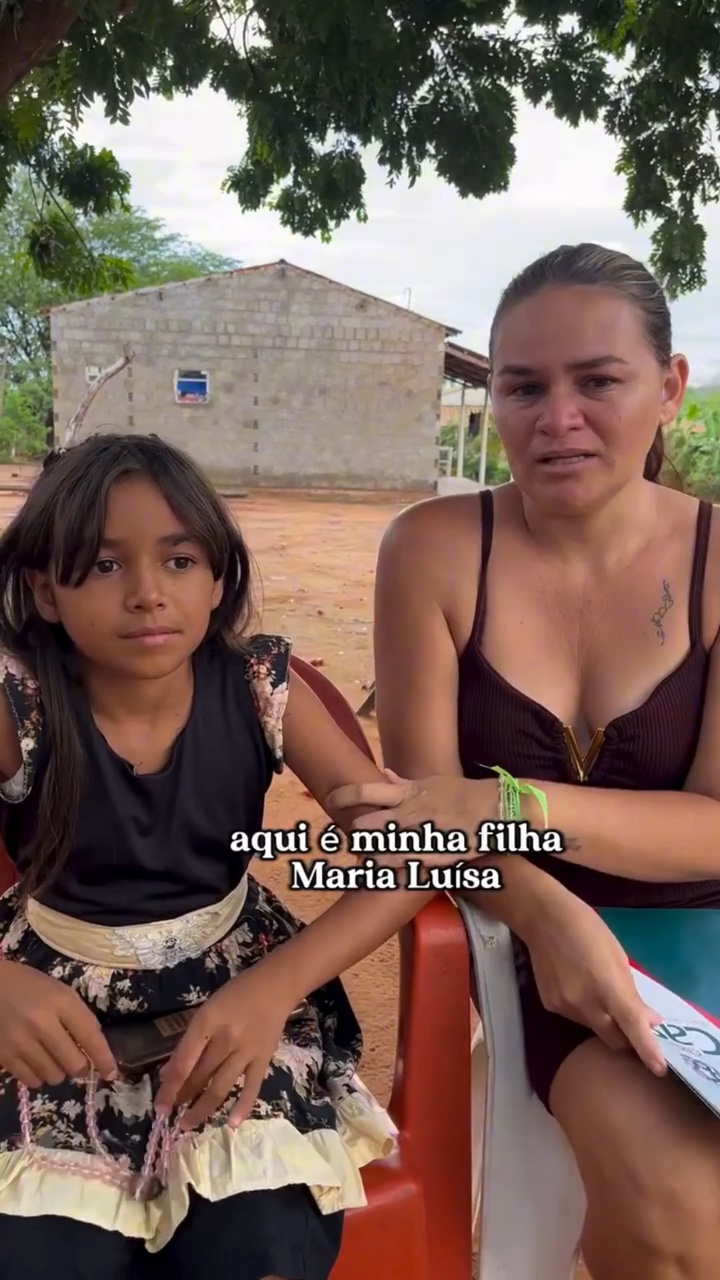 Maria Luísa e sua mãe no pedido de apoio à cirurgia